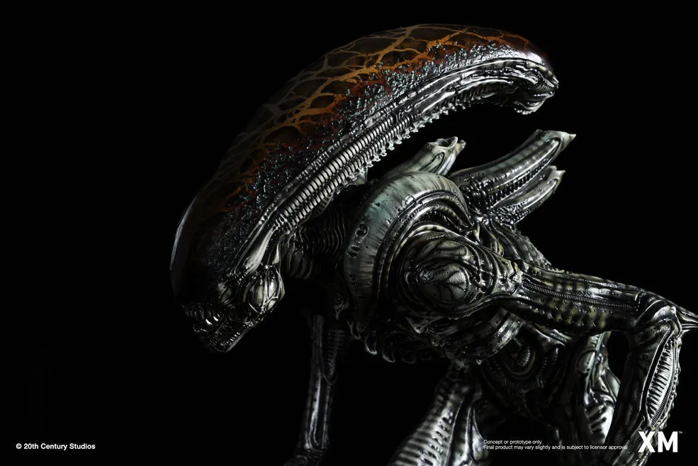 Alien Hive Warrior - Black Variant - 1/3 Scale Premium Statue