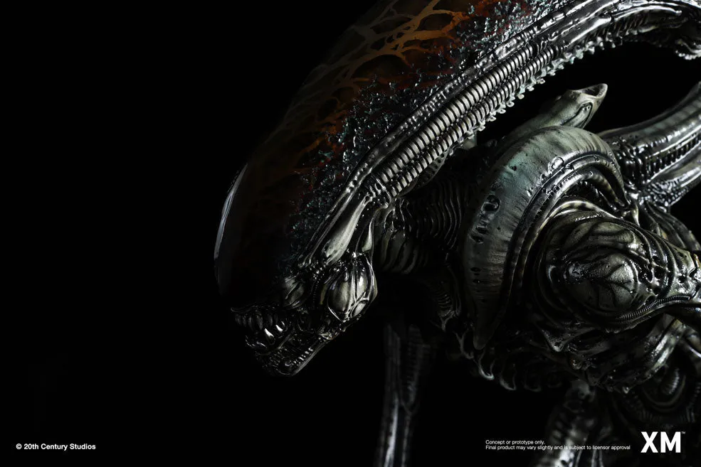 Alien Hive Warrior - Black Variant - 1/3 Scale Premium Statue