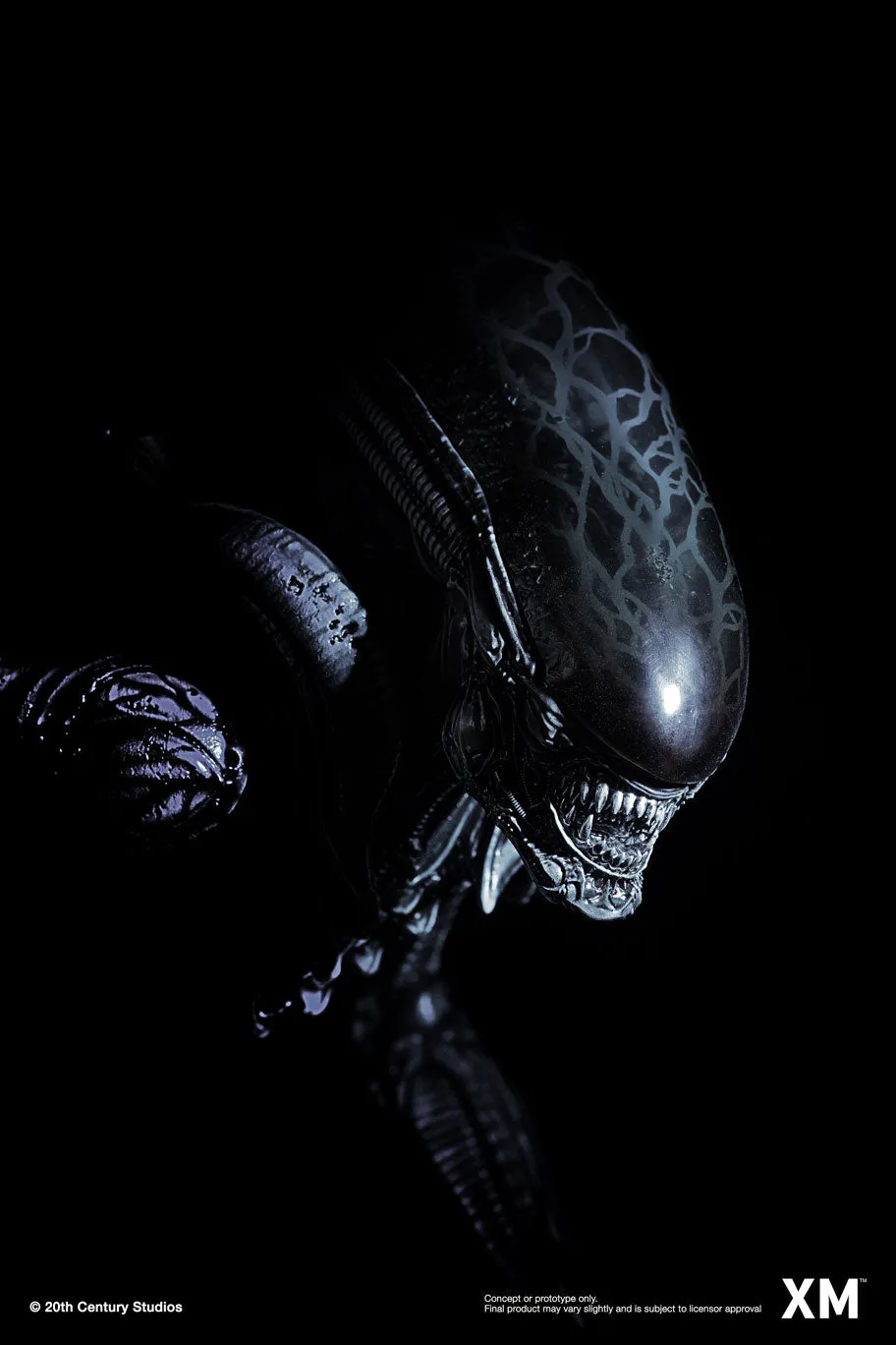 Alien Hive Warrior - Black Variant - 1/3 Scale Premium Statue