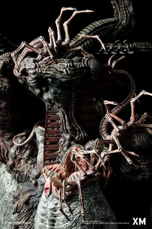 Alien Hive Warrior - Black Variant - 1/3 Scale Premium Statue