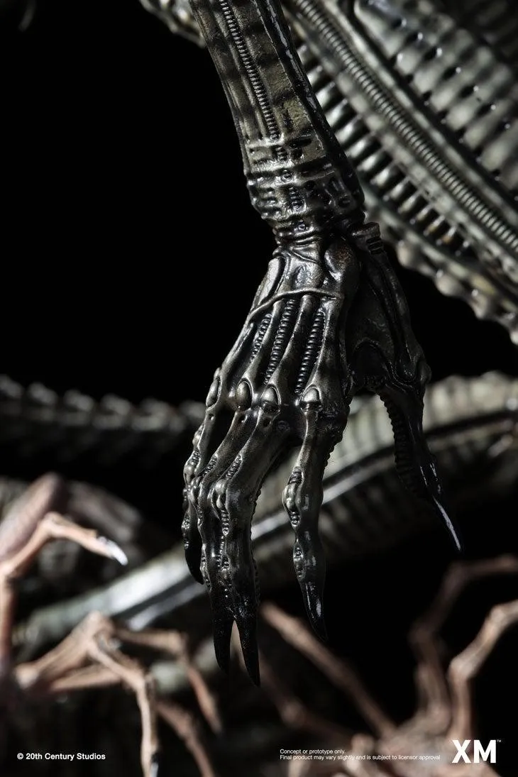 Alien Hive Warrior - Black Variant - 1/3 Scale Premium Statue