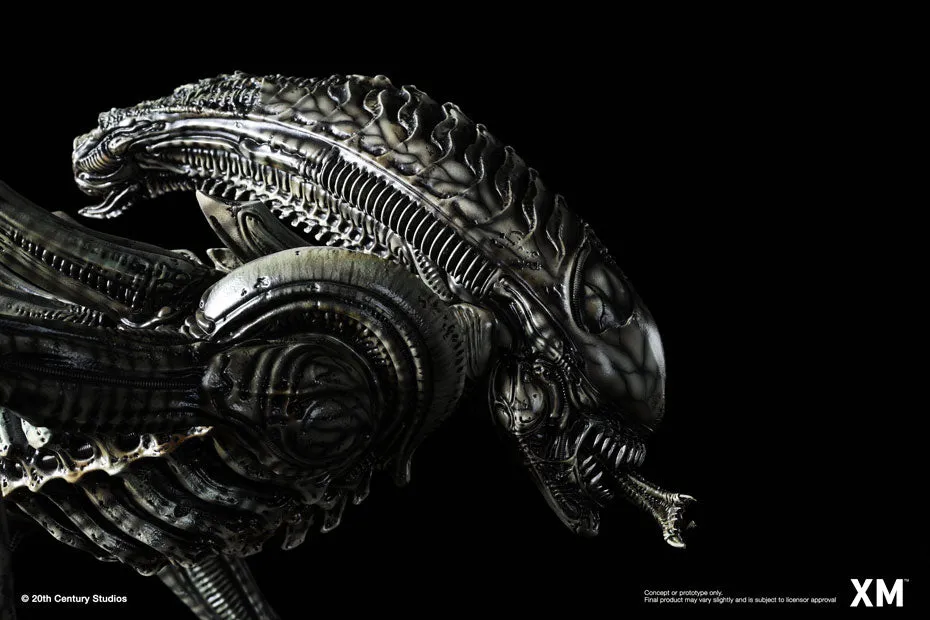 Alien Hive Warrior - Black Variant - 1/3 Scale Premium Statue