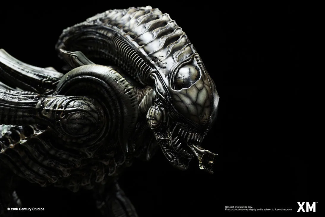 Alien Hive Warrior - Black Variant - 1/3 Scale Premium Statue