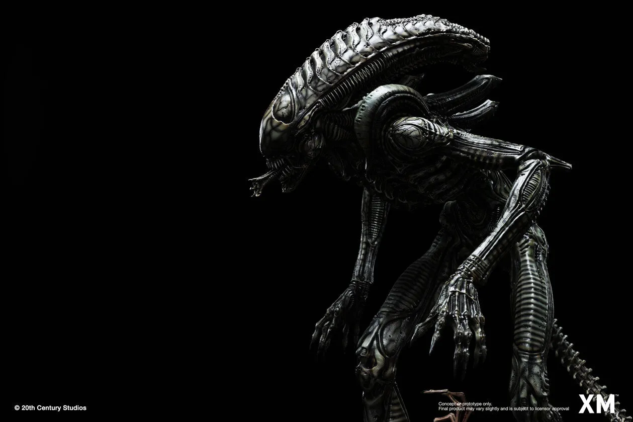 Alien Hive Warrior - Black Variant - 1/3 Scale Premium Statue