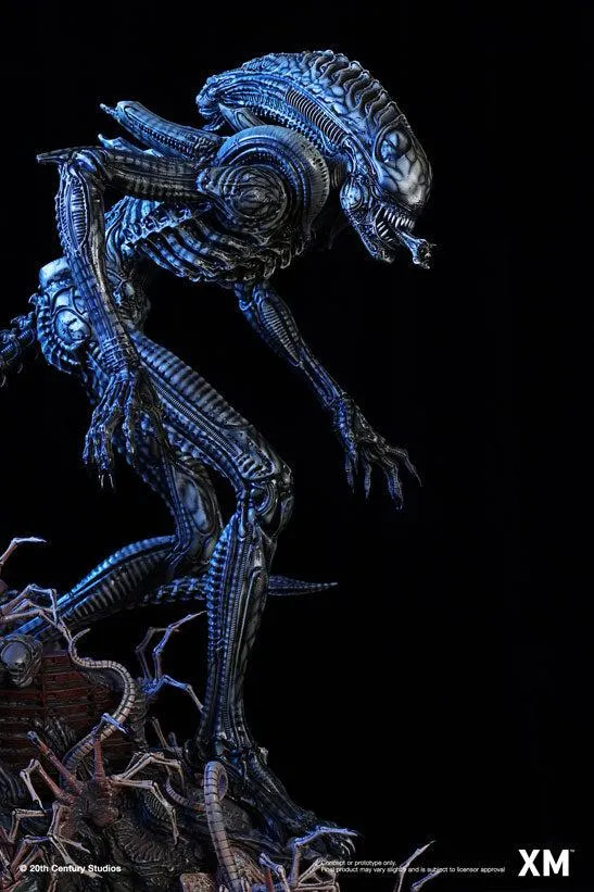 Alien Hive Warrior - Black Variant - 1/3 Scale Premium Statue