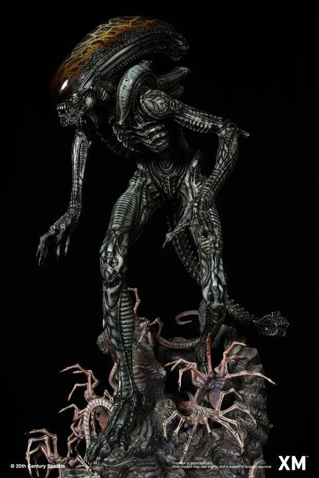 Alien Hive Warrior - Black Variant - 1/3 Scale Premium Statue