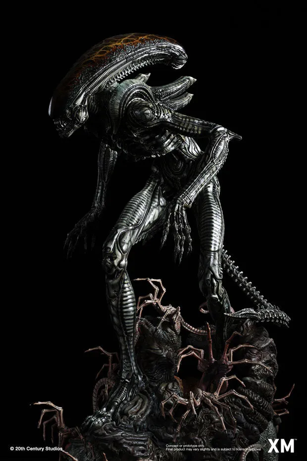 Alien Hive Warrior - Black Variant - 1/3 Scale Premium Statue