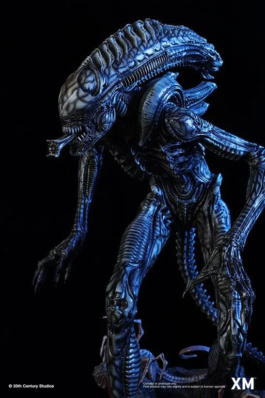 Alien Hive Warrior - Black Variant - 1/3 Scale Premium Statue