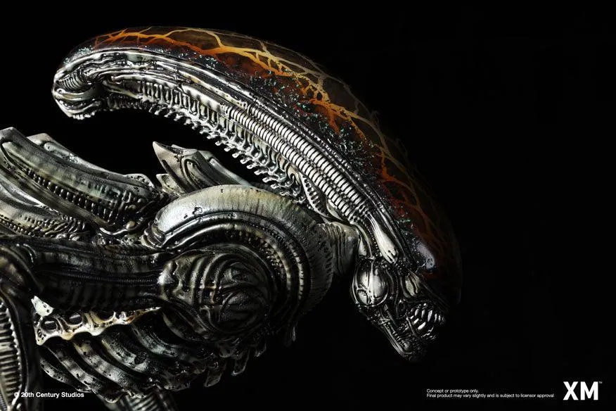 Alien Hive Warrior - Black Variant - 1/3 Scale Premium Statue