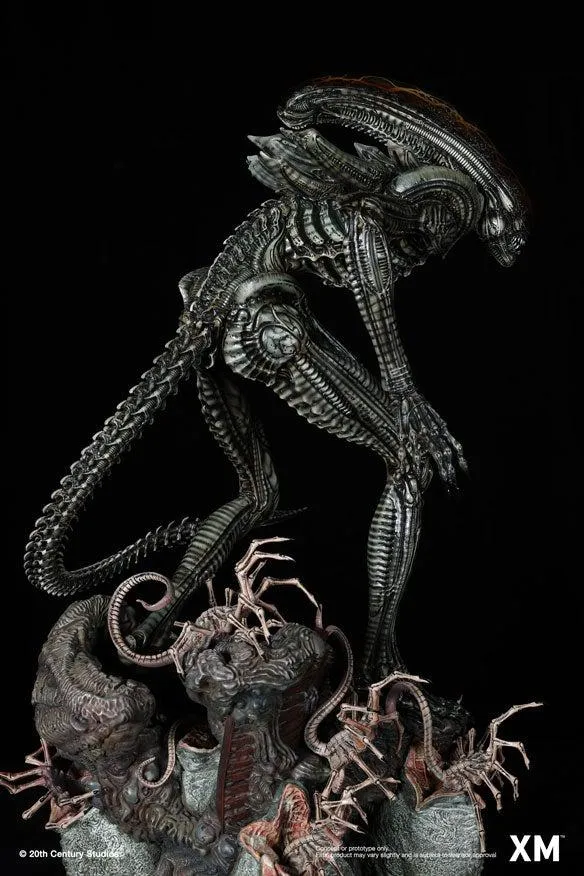 Alien Hive Warrior - Black Variant - 1/3 Scale Premium Statue