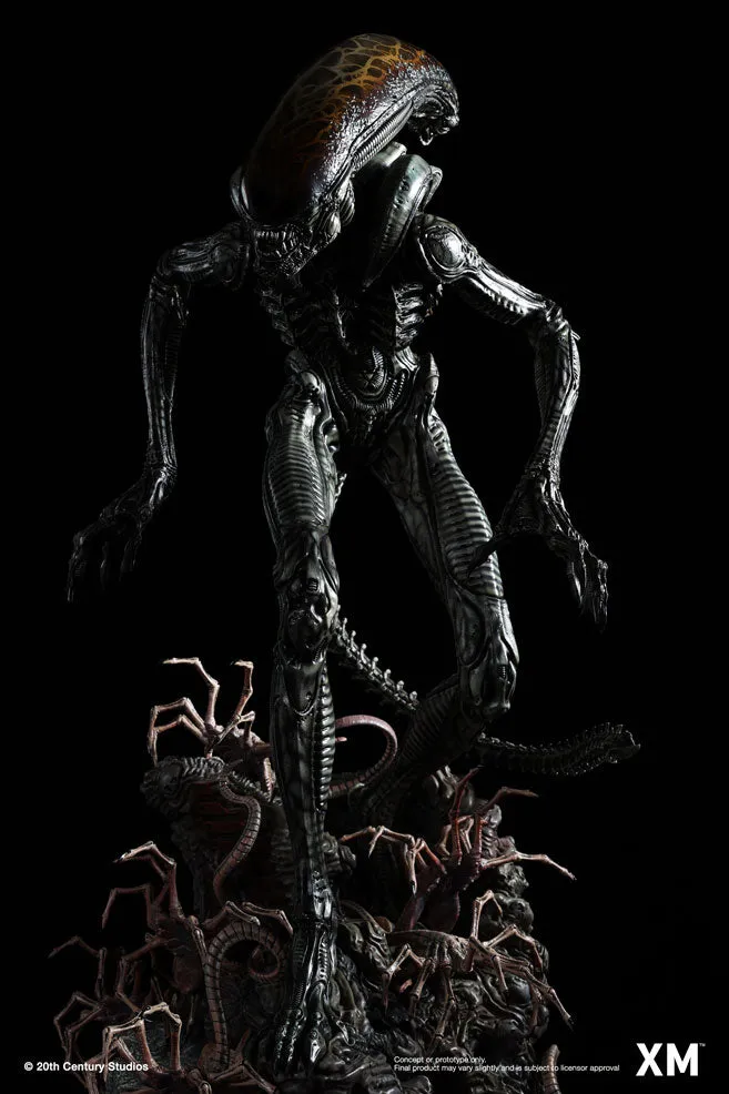 Alien Hive Warrior - Black Variant - 1/3 Scale Premium Statue