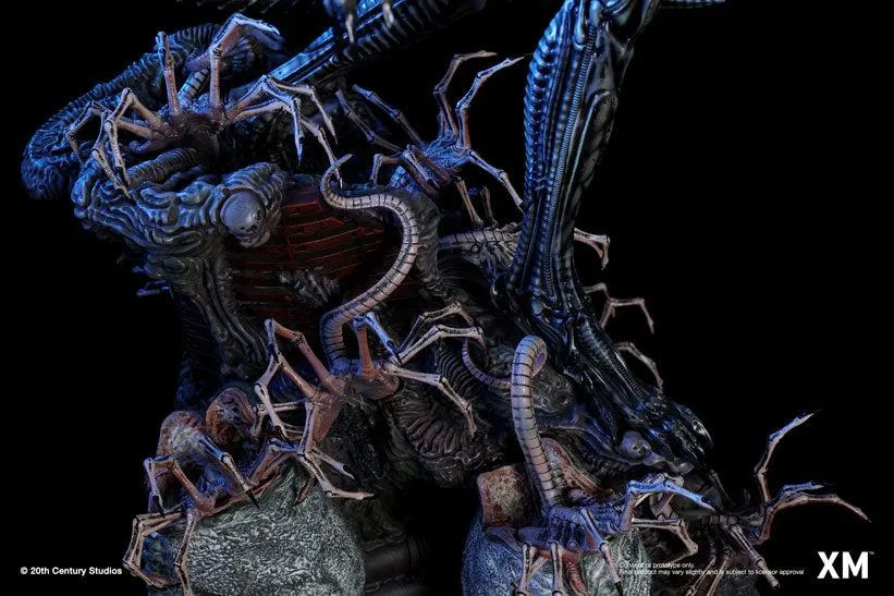 Alien Hive Warrior - Black Variant - 1/3 Scale Premium Statue