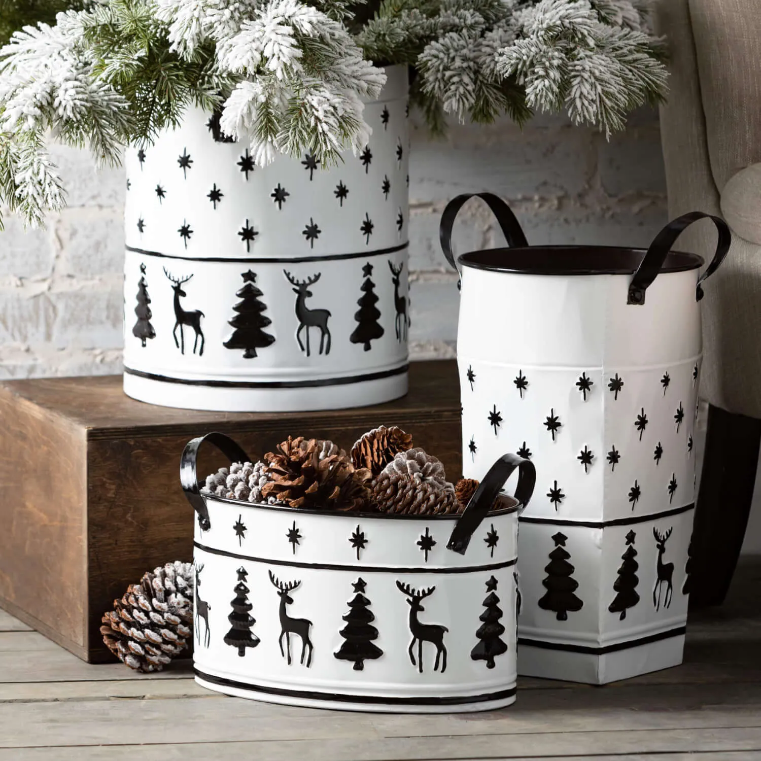 B&W Winter Motif Planter Set 2