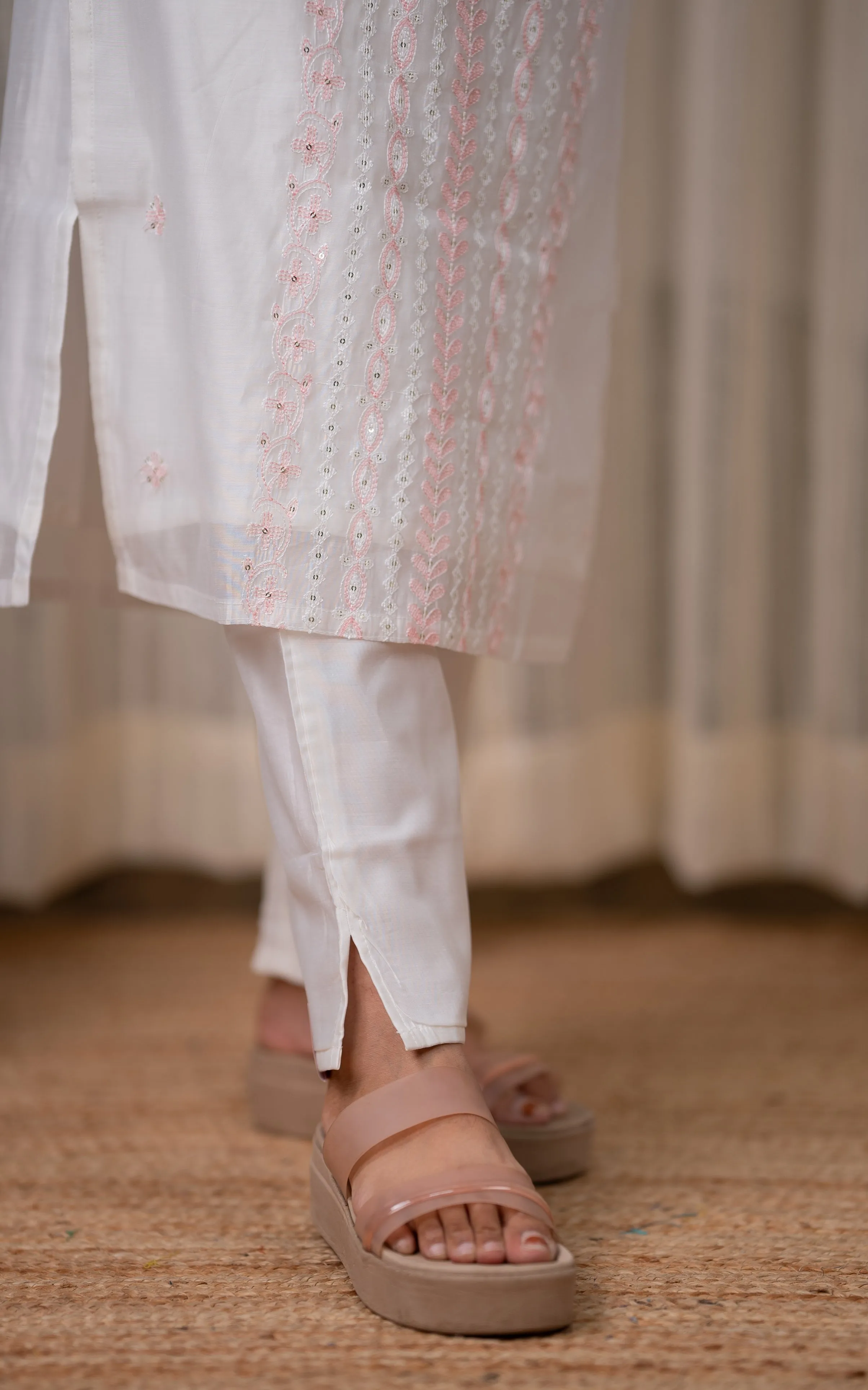 Ishu White (Kurti Pant Dupatta)