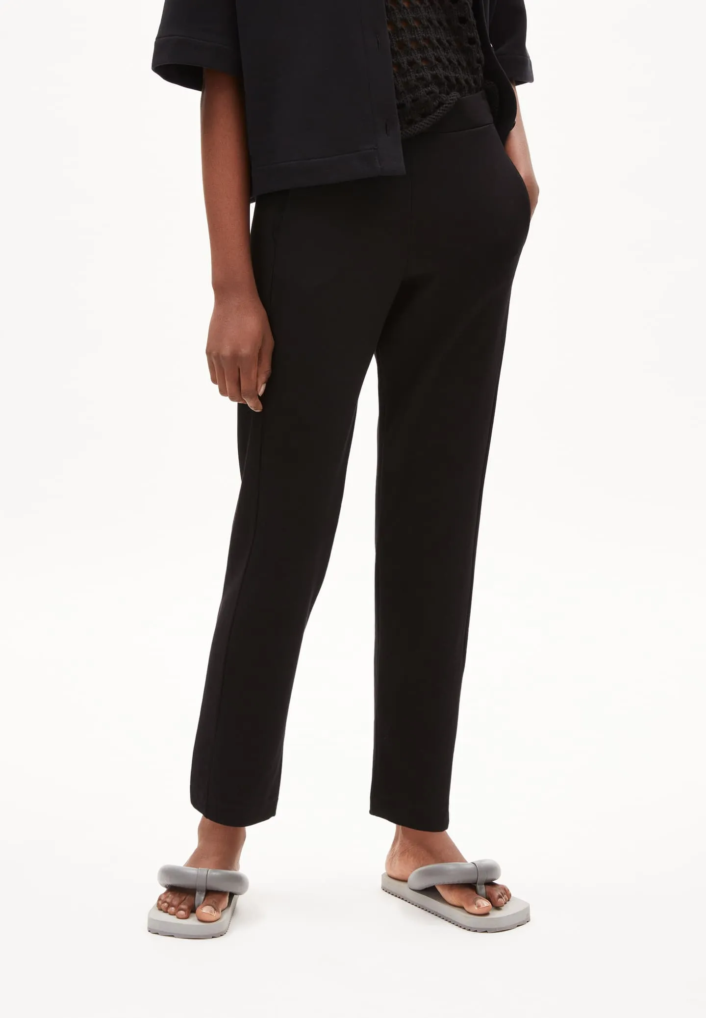 Magdaalena Pant in Black