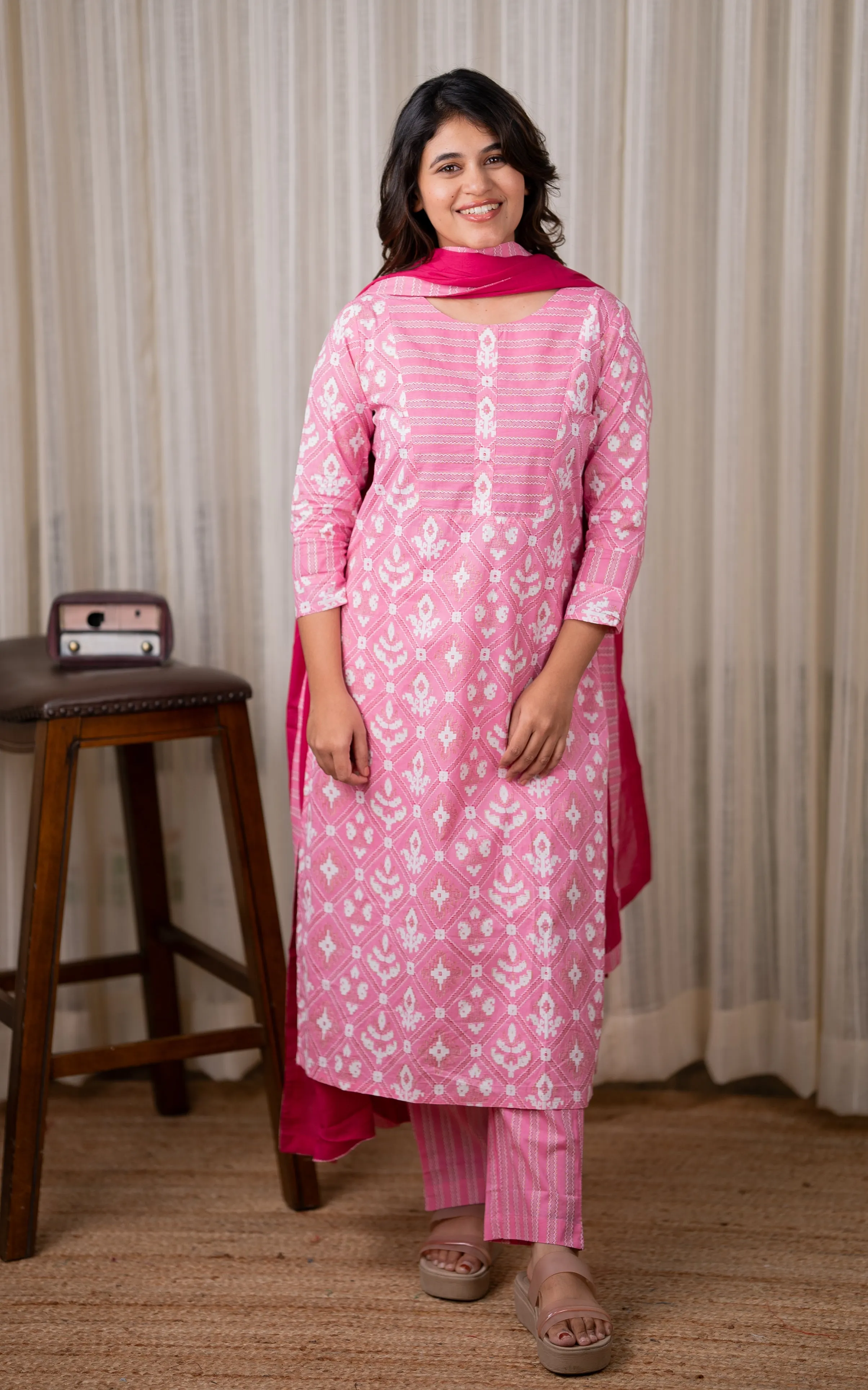 Shanthi Pink (Kurti Pant Dupatta)